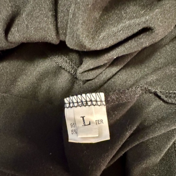 Chic Black Women's Blouse - Picture 3 of 3